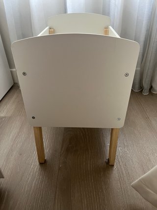 Cuna de juguete estilo nórdico