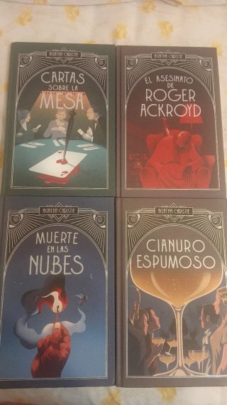 Agatha Christie. NUEVOS. SIN LEER. CADA UNO 14 EUR