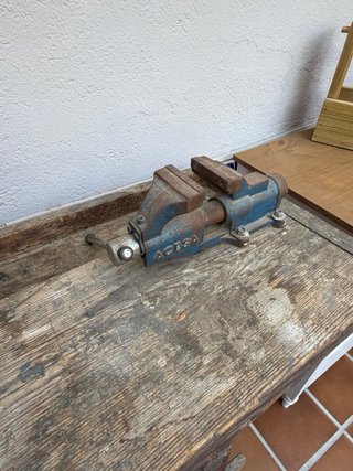 Banco de ebanista antiguo Incluye tornillo