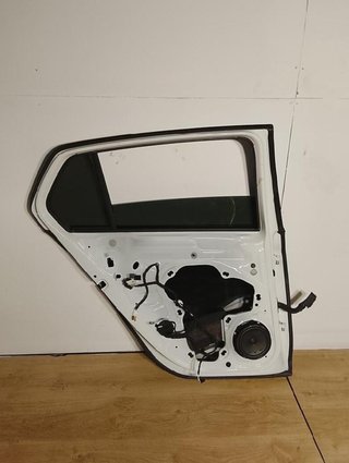 Puerta trasera volkswagen 5h9833055g golf gti 6091