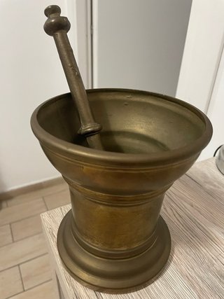 Mortaio e pestello in ottone