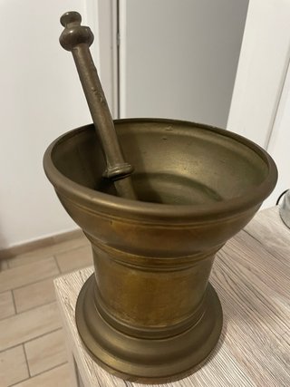 Mortaio e pestello in ottone