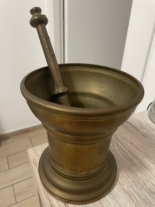 Mortaio e pestello in ottone