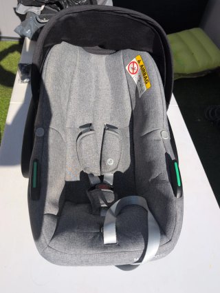 Maxi Cosi cuco coche + funda lavable + isofix