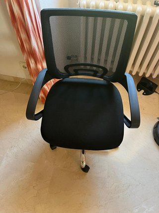 Silla de oficina negra