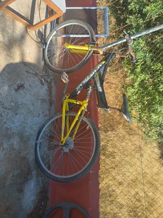 Bicicleta Montaña Amarilla - Para Reparar