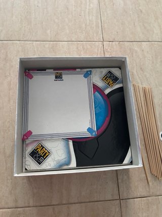 Juego de mesa Party & Co Ellas vs Ellos (perfecto)