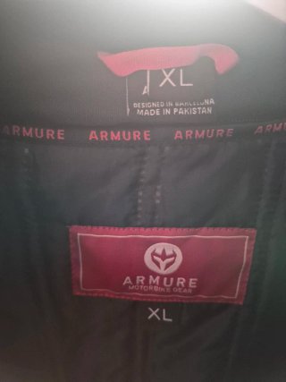 Chaqueta ARMURE TallaXL Negra y Roja