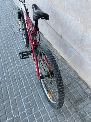 Bicicleta Decathlon Montaña Roja