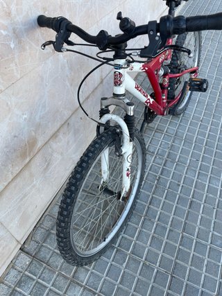 Bicicleta Decathlon Montaña Roja