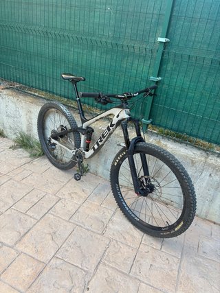 Bicicleta Trek Slash 9.7