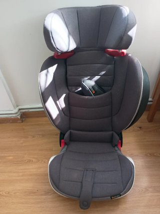 Silla  coche BeSafe 4-12 años muy poco usada gris