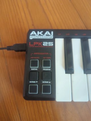 Teclado MIDI Akai LPK25