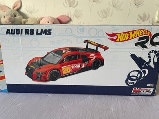 Coche RC Hot Wheels Audi R8 1:14
