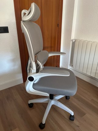 Silla de oficina giratoria con ruedas