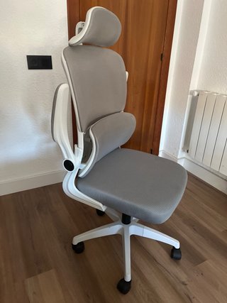 Silla de oficina giratoria con ruedas