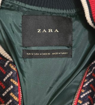 Chaqueta Zara bordada con cremallera Talla M
