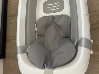 Bañera Twistshake plegable gris y blanca