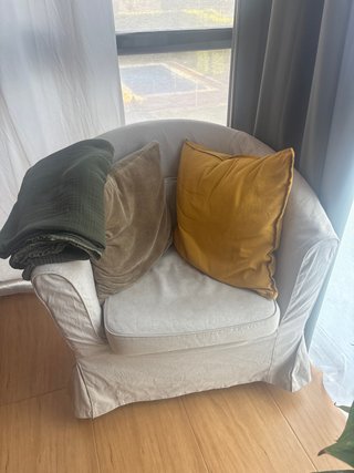 Sillón tela beige y amarillo