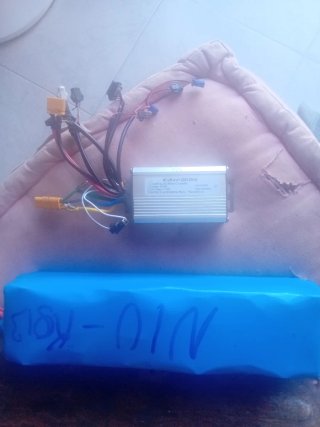 Batería, controladora y tapa patinete