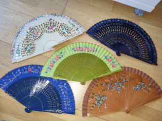 5 Abanicos de Madera Pintados a Mano - LOTE 25