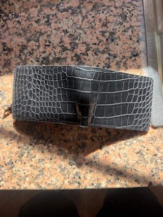 Cartera de hombre efecto piel cocodrilo