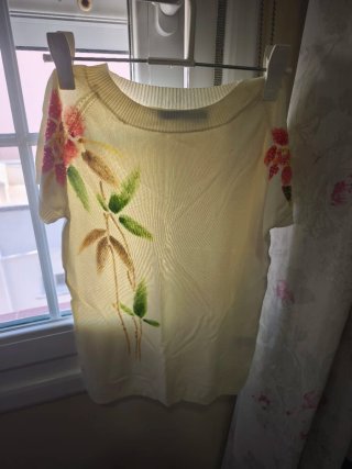 Lote de ropa entre pantalones y jersey