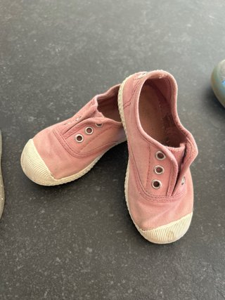 Lote Zapatillas Niña Varias Tallas