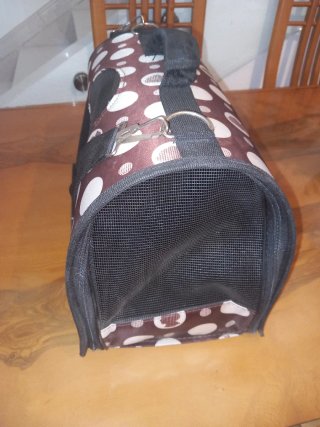 Transportín para mascotas con lunares
