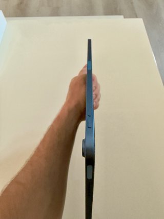 iPad Air 5 M1 64GB + Cover - Come nuovo