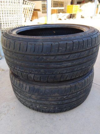 Neumáticos de coche 10€ cada uno