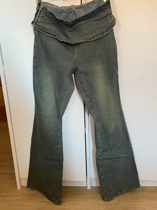 Pantalón tejano flare elástico