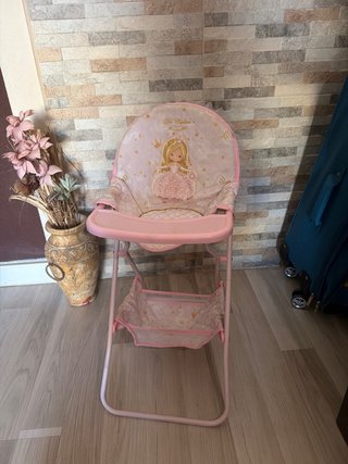 Trona para muñecas rosa plegable
