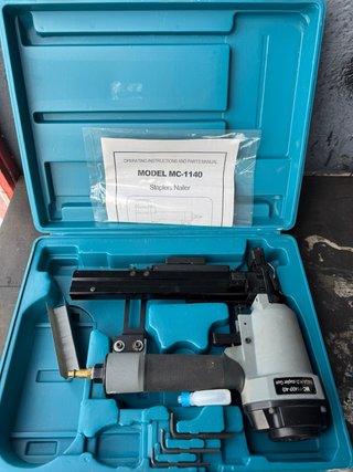 Grapadora Neumática MC-1140 + Maletín