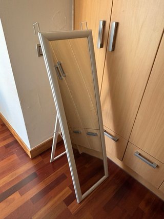 Espejo blanco con soporte