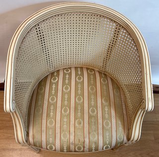 Sillón Clásico con Rejilla Beige y Dorado