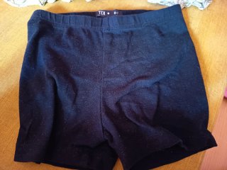 Lote top floral y pantalón corto negro T6-7
