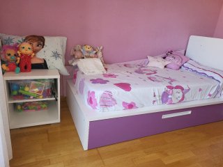 Cuna convertible en cama infantil + armario