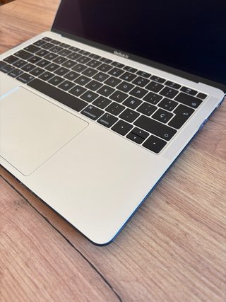 Apple MacBook Air 13" (2018) - Plata (como nuevo)