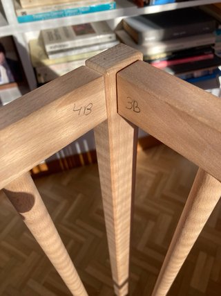 Cuna de madera con puerta para 2-3 años