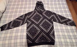 Sudadera con capucha y estampado bandana