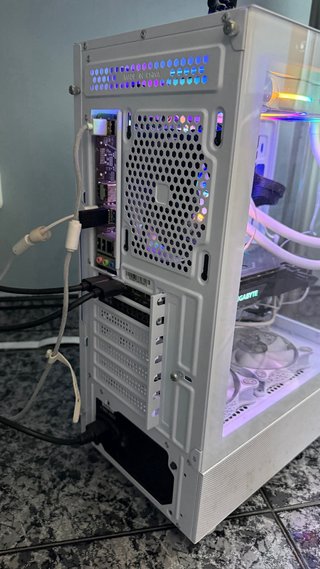 PC GAMING BLANCO | Ryzen 5 5600X + GTX 1660 SUPE