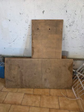 Estantería metálica y madera