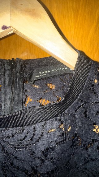 Camisa Zara encaje negra. Talla 38.