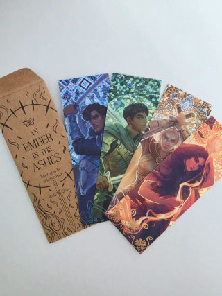 Caja Box Fairyloot YA+items Agosto August 2026