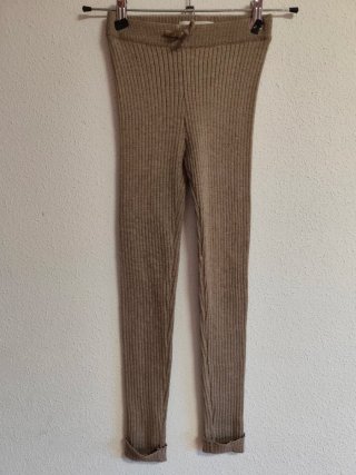 Leggings de punto de niña talla 9 años de Zara.