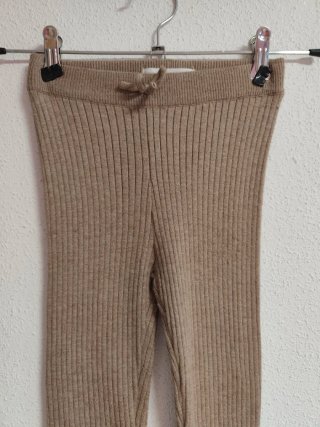 Leggings de punto de niña talla 9 años de Zara.