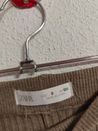 Leggings de punto de niña talla 9 años de Zara.