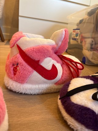Zapatillas Rosas y Blancas y zapatillas moradas