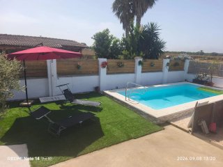 Piscina de poliéster reforzado de 6.70x3m